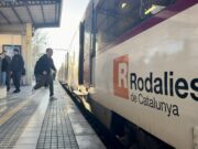 Resignació dels usuaris de Rodalies a Cerdanyola en l’enèsima caiguda del servei: “És un exercici de resiliència”