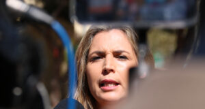 Els Comuns insisteixen a Junts que negociï el decret anticrisi sobre habitatge i defensi els llogaters catalans