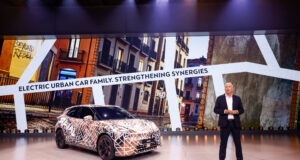 Cupra presentarà el 9 d’abril el nou Raval, fabricat a la planta de Martorell