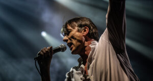 Suede porta el seu britpop a la Razzmatazz en el marc del Cruïlla d’Hivern