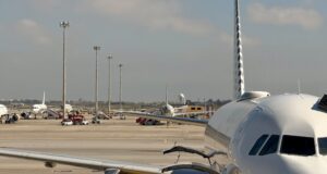 Desconvocada la vaga dels treballadors del servei de handling de Menzies durant la Setmana Santa