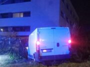 Persecució de pel·lícula fins a Terrassa: detingut després de robar un camió i estavellar-se contra un mur