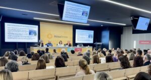 Uns 200 professionals de l’atenció primària del Vallès mostren la seva preocupació per l’increment d’agressions