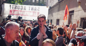 Ajornat el primer desnonament del bloc del carrer Sant Agustí de Barcelona gràcies a la pressió veïnal