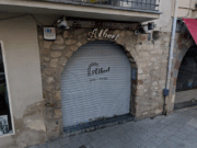 Cop de destral i fugida fulminant: assalten aquesta joieria de Granollers en un robatori llampec