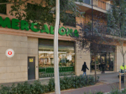 Tragèdia en aquest supermercat de Granollers: mor un home després de desplomar-se sobtadament