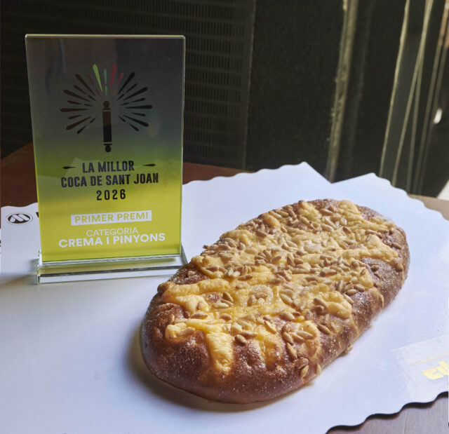 La millor coca de Sant Joan de Crema i pinyons del 2026. Foto: Cedida