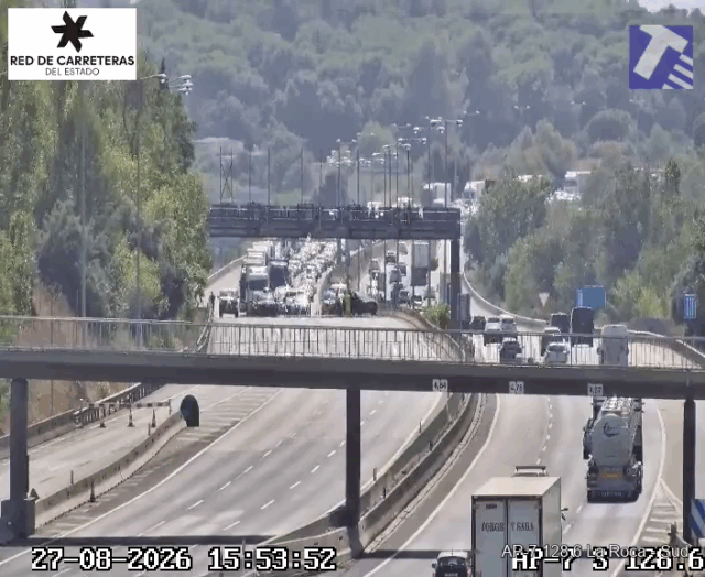 Doble accident a l’AP-7 a tocar de Parets